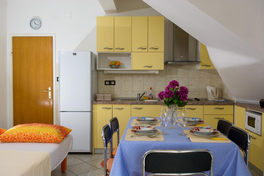 Apartments Jerkunica Rogoznica  Room photo